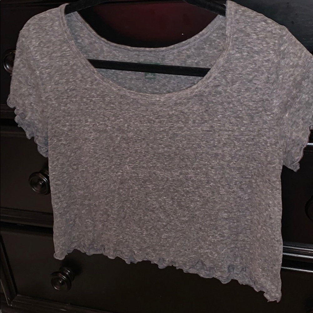 simple cropped shirt